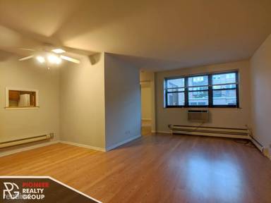 Main picture of 660 W Wrightwood Ave