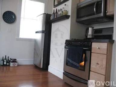 Main picture of 34 College Ave