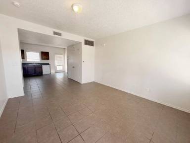 Main picture of 2302 N Red Oak Dr