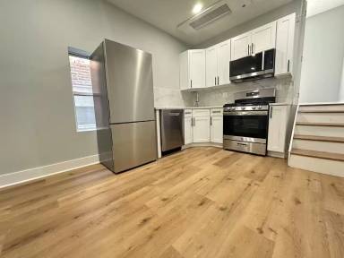 Main picture of 430 Dickinson St