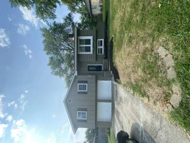 Main picture of 809 NE Mulberry St