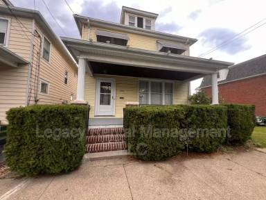 Main picture of 43 W Division St
