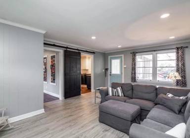 Main picture of 8 Tyler St