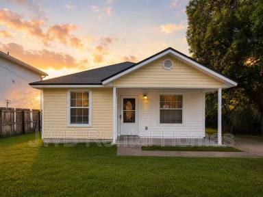 Main picture of 9315 1st Ave