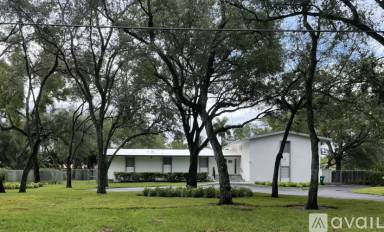 Main picture of 9811 SW 96th St