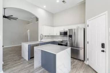 Main picture of 9209 Acadia Pl