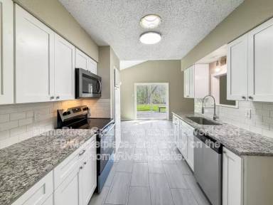 Main picture of 1406 W Shore Dr