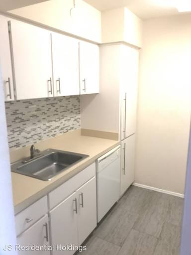 Main picture of 115 S Lois Ave