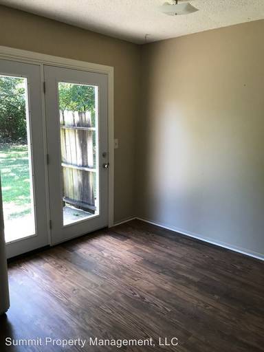 Main picture of 728 N Betty Jo Dr