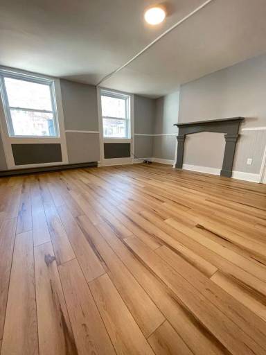 Main picture of 153 Grand St