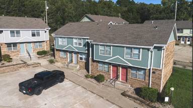Main picture of 1230 S Jackson St