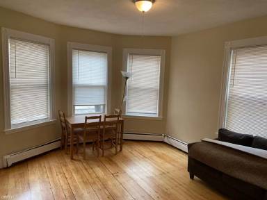 Main picture of 101 Calumet St