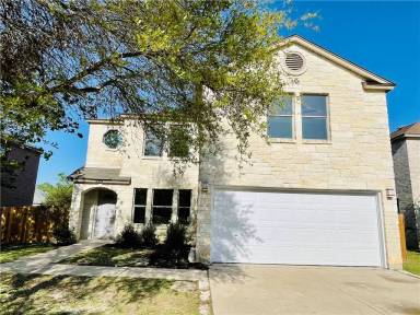 Main picture of 204 Rim Rock Dr