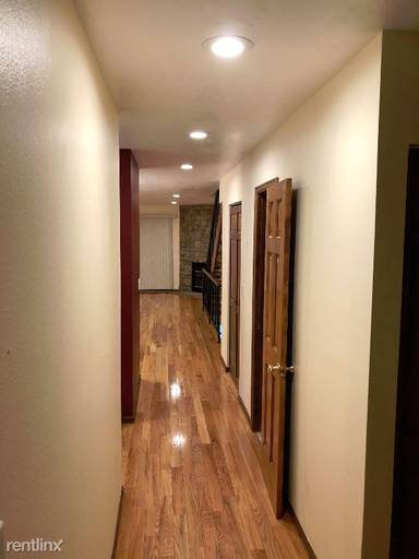 Main picture of 212 Wright St