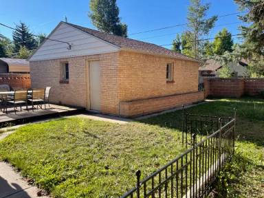 Main picture of 419 W 5th Ave