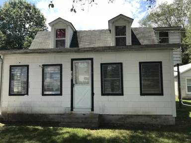 Main picture of 1880 Spring Rd