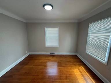 Main picture of 4626 Bedford St