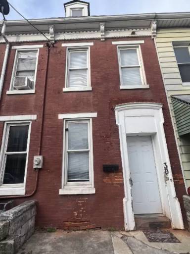 Main picture of 34 N Franklin St