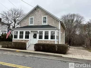 Main picture of 476 Old County Rd