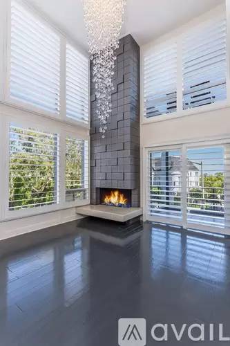 Main picture of 1305 N Flores St