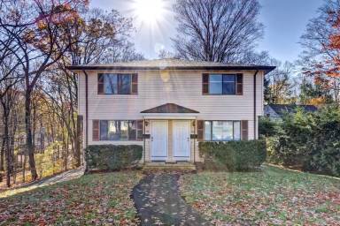 Main picture of 125 Oakland Rd