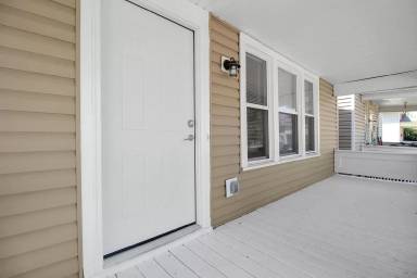 Main picture of 271 S Ogden Ave