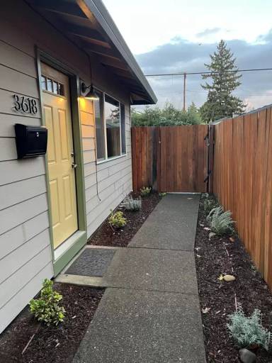 Main picture of 3618 SE 67th Ave