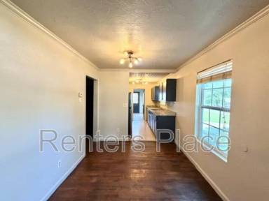 Main picture of 4308 E 4th Pl
