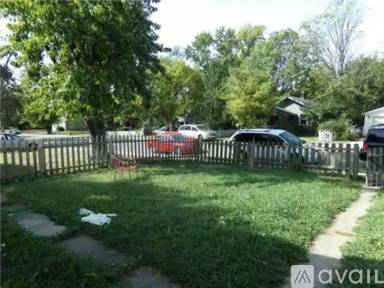 Main picture of 2835 N Gladstone Ave