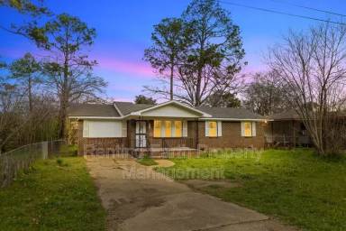 Main picture of 2129 13th St N