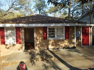 Main picture of 137 Victor Cir NW