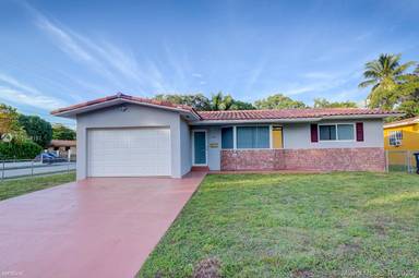Main picture of 505 NE 130th St