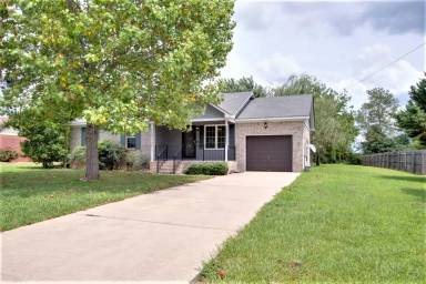 Main picture of 145 Quiet Ln