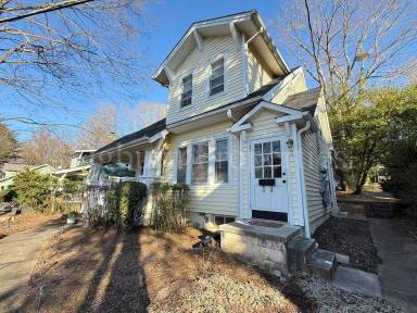 Main picture of 920 Carolina Ave