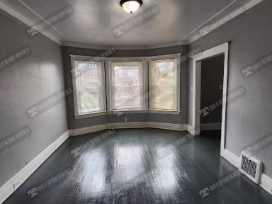 Main picture of 4624 Vancouver St