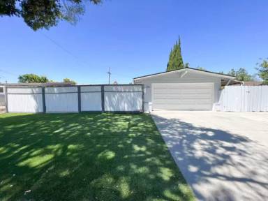 Main picture of 315 Meadowlake Dr