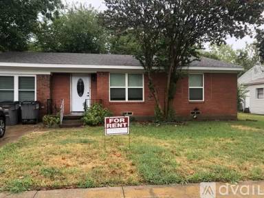 Main picture of 325 S 2nd St