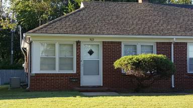 Main picture of 923 S Schweiter Ct