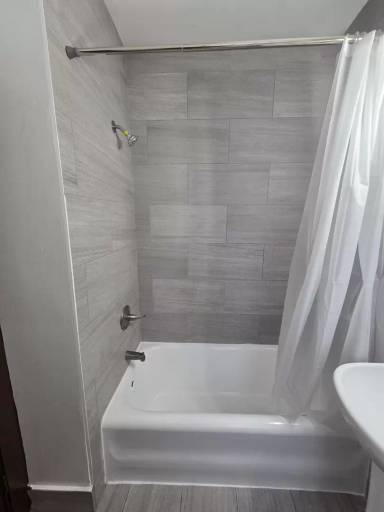 Main picture of 1461 E 69th Pl