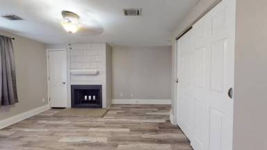 Main picture of 108 E 4th St