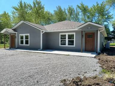 Main picture of 402 W Benton St