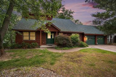 Main picture of 3563 N Blackstone Ave
