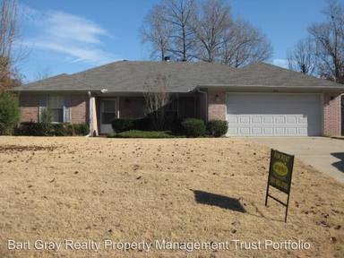 Main picture of 214 Fair Oaks Dr