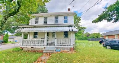 Main picture of 645 W King St