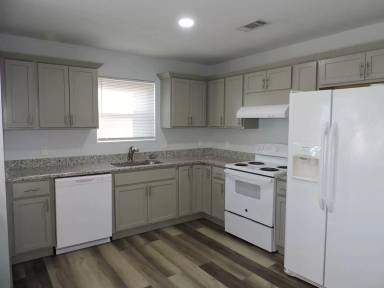 Main picture of 526 Briarwood Dr