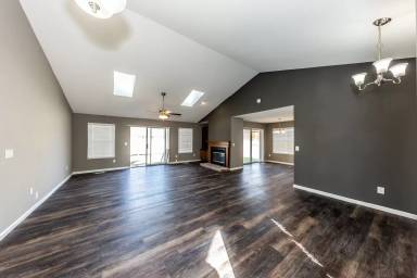 Main picture of 1113 S Walnut St
