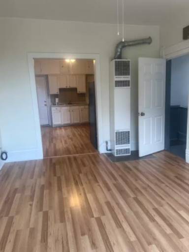 Main picture of 1518 N Greenview Ave