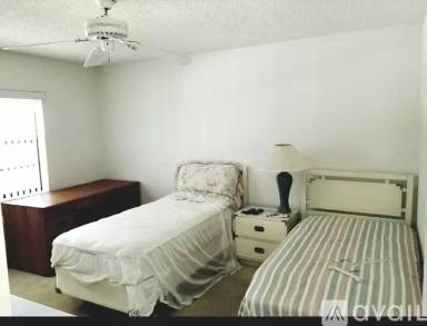 Main picture of 40 Stratford Ln W