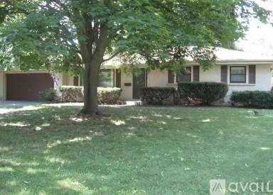 Main picture of W226S9035 Marianne Ave