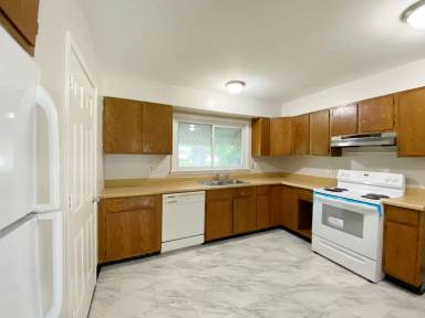 Main picture of 6601 Oxford Ave
